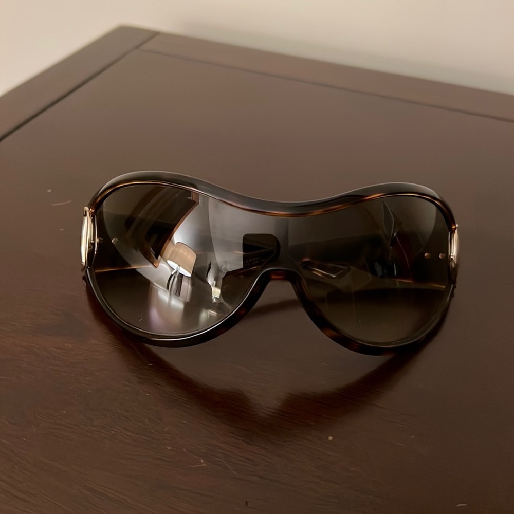 AUTHENTIC GUCCI SUNGLASSES